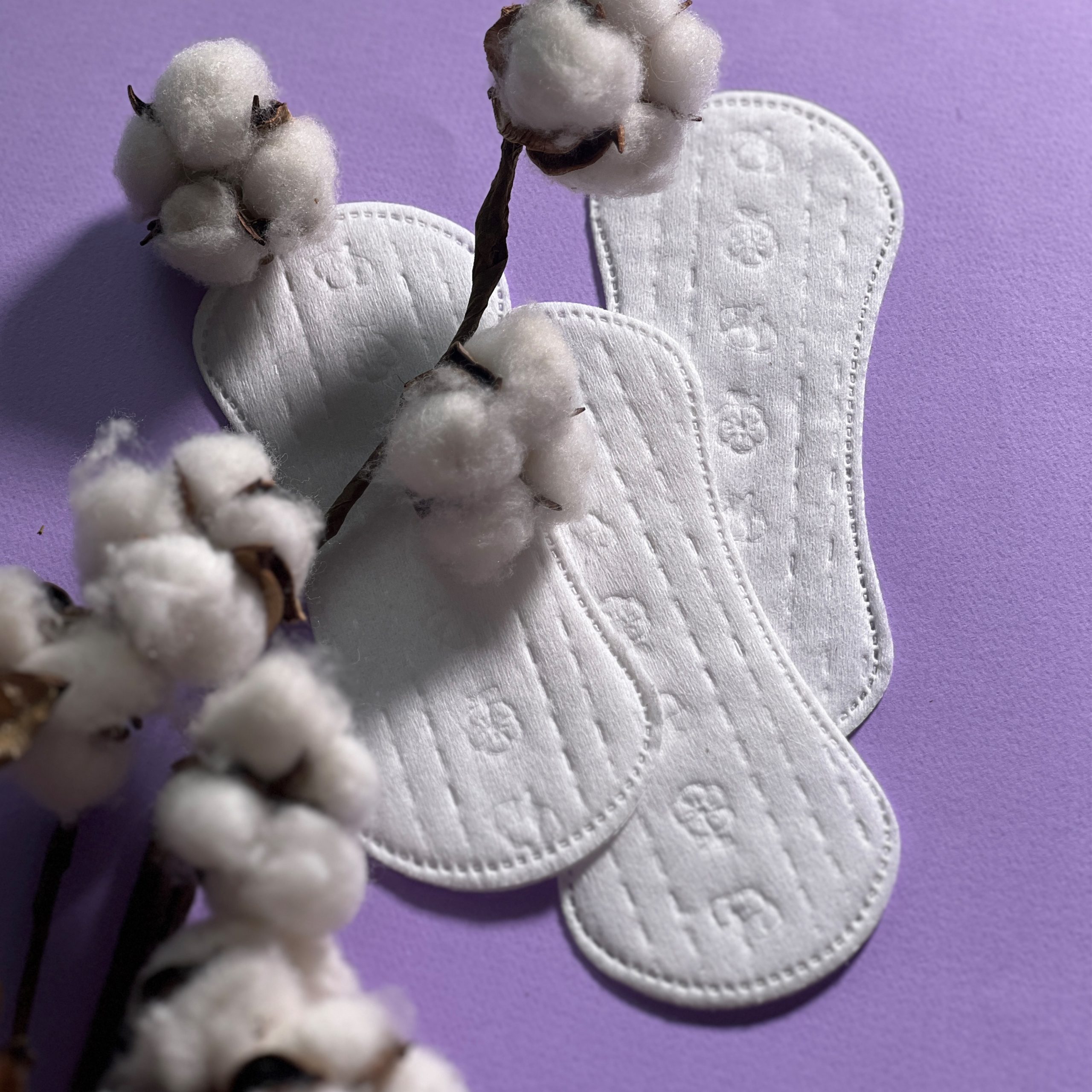 Ежедневные хлопкольняные женские прокладки INTILIA